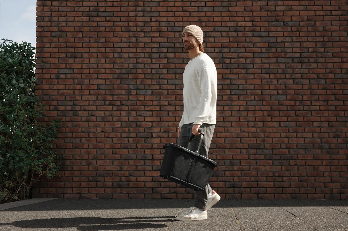 BK7040_carrybag_black-black_reisenthel_PE_12